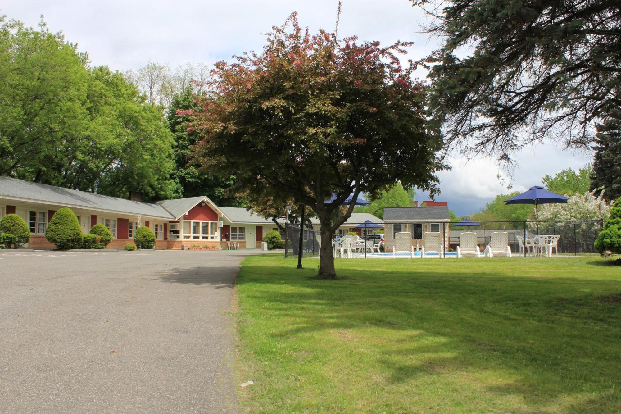 Berkshire Inn Pittsfield Esterno foto