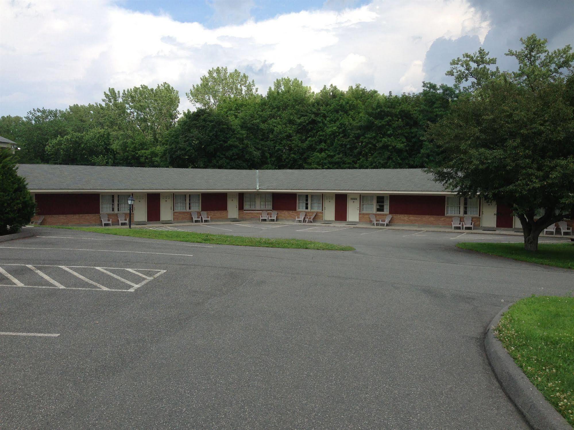 Berkshire Inn Pittsfield Esterno foto